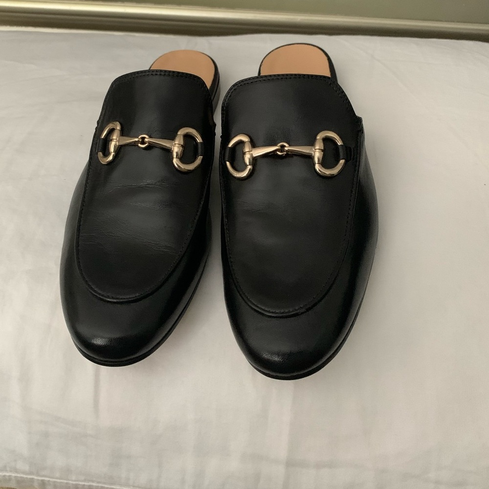 Elizabetta toe flats